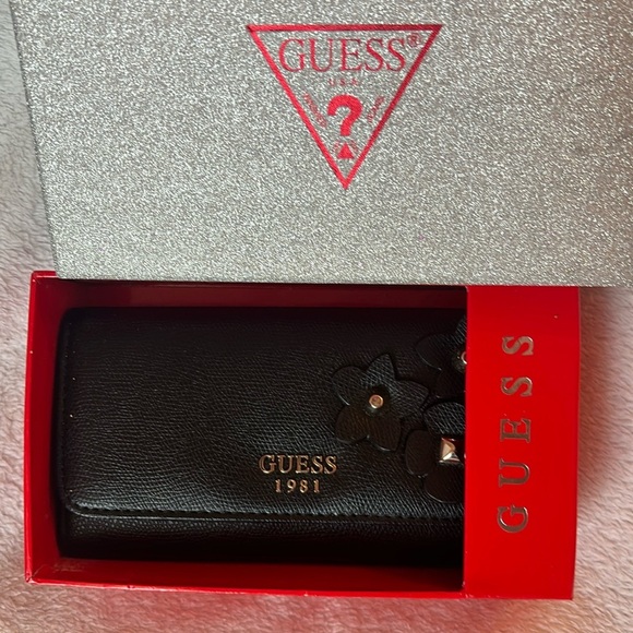 Guess Black Flower Wallet - Picture 2 of 6